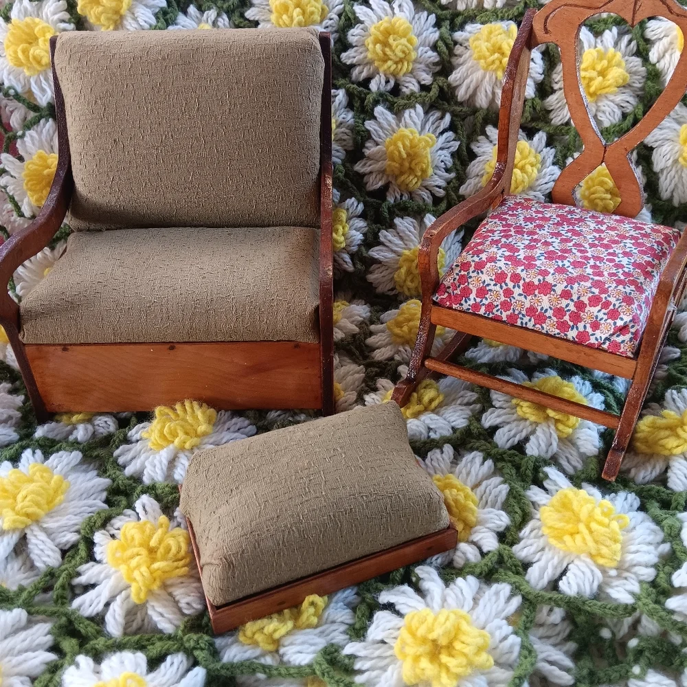 [ VINTAGE 1950s OLIVE & FLORAL WOODEN DOLLHOUSE MINI FURNITURE BUNDLE SET ] - Picture 9 of 9